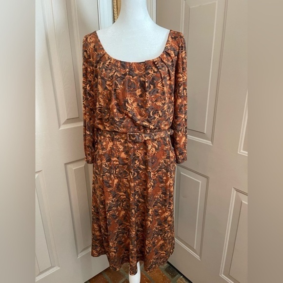 To the Max brown abstract print belted scoop neck midi dress with pockets. Sz L - Picture 1 of 9